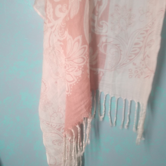 BOHO Wrap Pastel Pink Paisley/Floral Pattern Fringe Edges Cover-up, Scarf Shawl - Picture 3 of 7